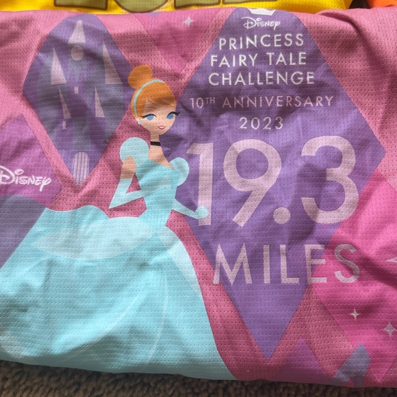 9 size ladies small Disney race shirts - Picture 8 of 10